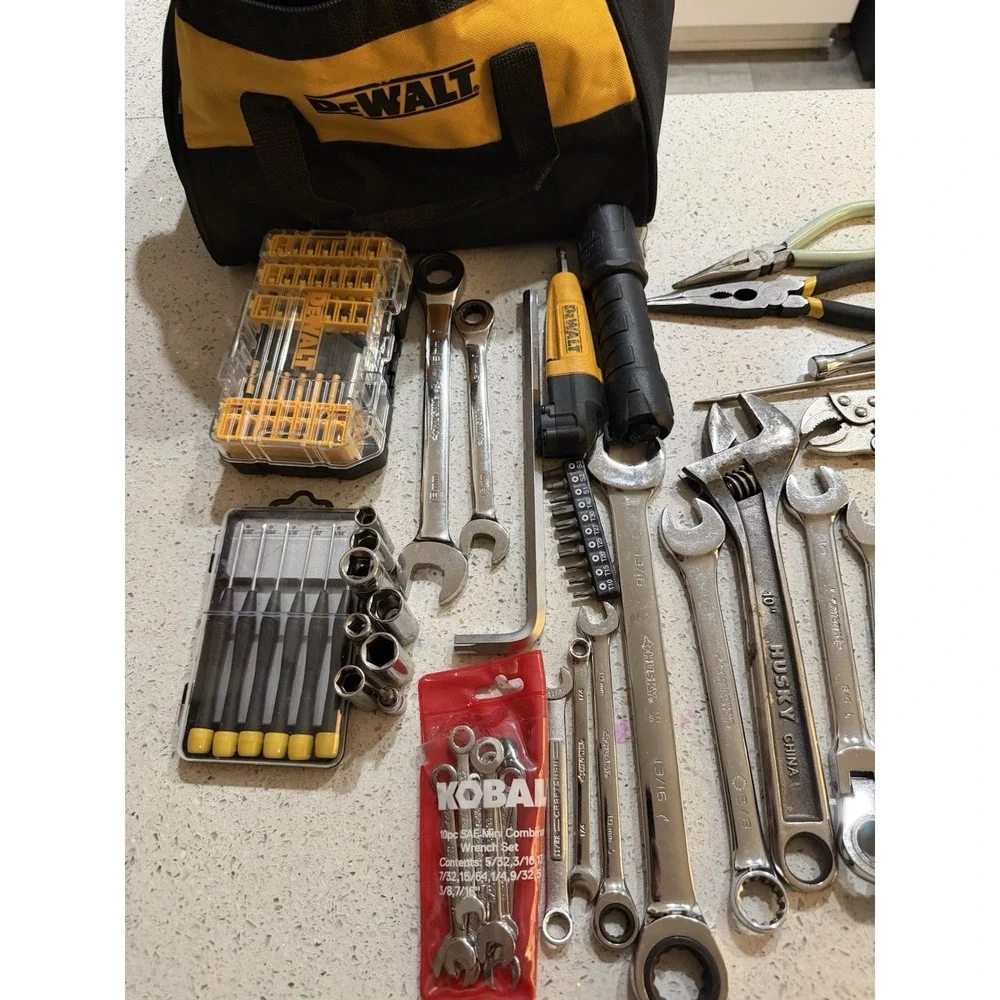 39 Pc Mix Tools‎ With DeWalt Bag